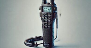 Icom HM-133